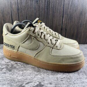 Nike Gore-Tex Sneakers in Beige and Gum